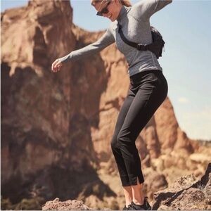 ATHLETA Wander Slim Ankle Pants Black High Rise Size‎ 2 XS Walking Hiking Casual